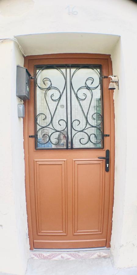 La Maison Im Авиньон Екстериор снимка